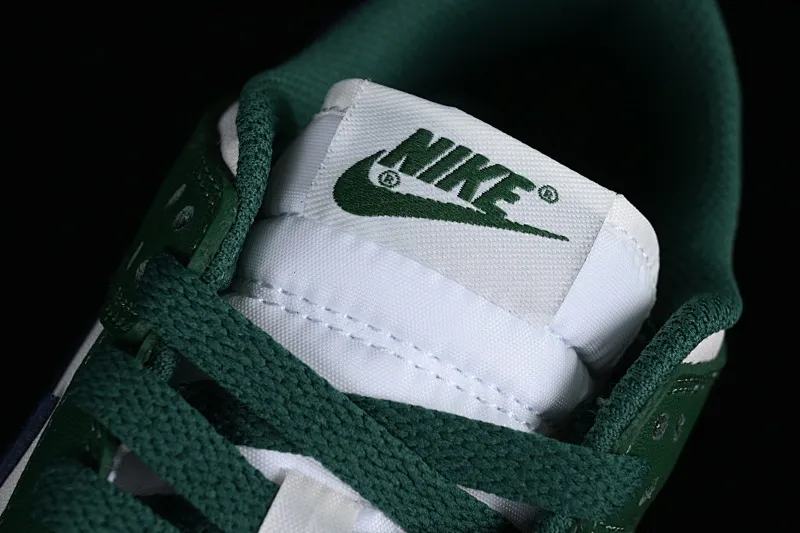 All categories Nk SB Dunk series Nk SB Dunk Low low-top sneakers Nk Dunk Low "Gorge Green" retro white and green SB low-top sports and leisure sneakers DD1503-300